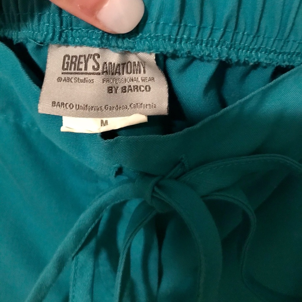 2 pair of M Grey’s Anatomy scrub pants BARELY WORN